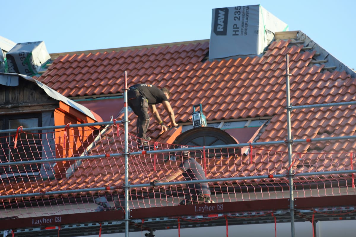 How Bay Area Homeowners Should Approach Roof Maintenance and Replacement